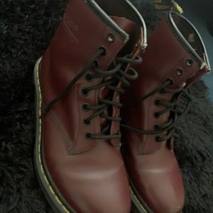 DR MARTENS (burgundy)